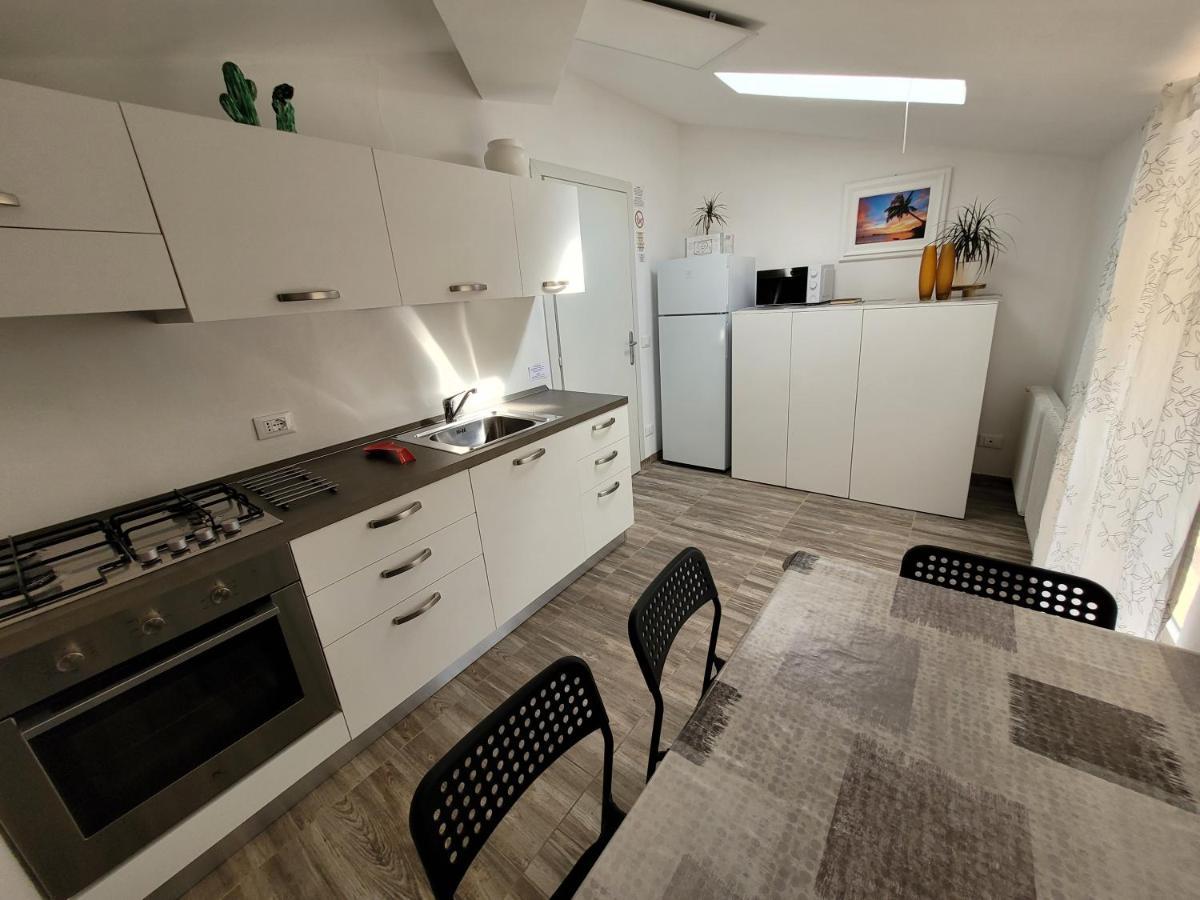 Villa Sonia Apartment & Rooms ลินญาโน ซับเบียโดโร ภายนอก รูปภาพ