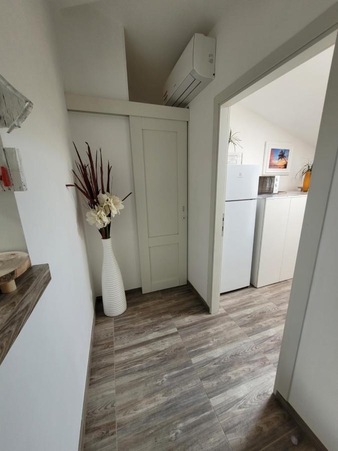 Villa Sonia Apartment & Rooms ลินญาโน ซับเบียโดโร ภายนอก รูปภาพ