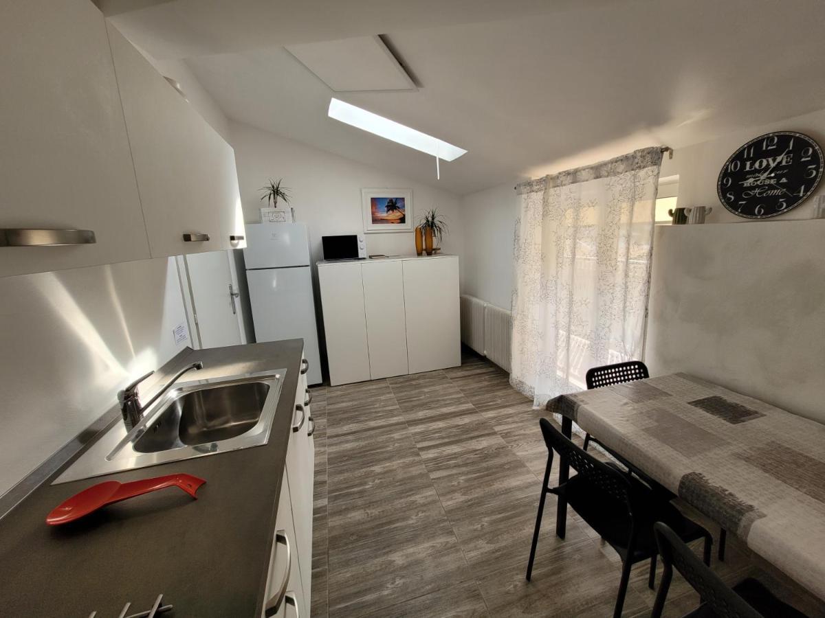 Villa Sonia Apartment & Rooms ลินญาโน ซับเบียโดโร ภายนอก รูปภาพ